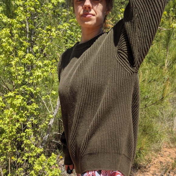 LLBean Forest Green Sweatshirt - Picture 4 of 5